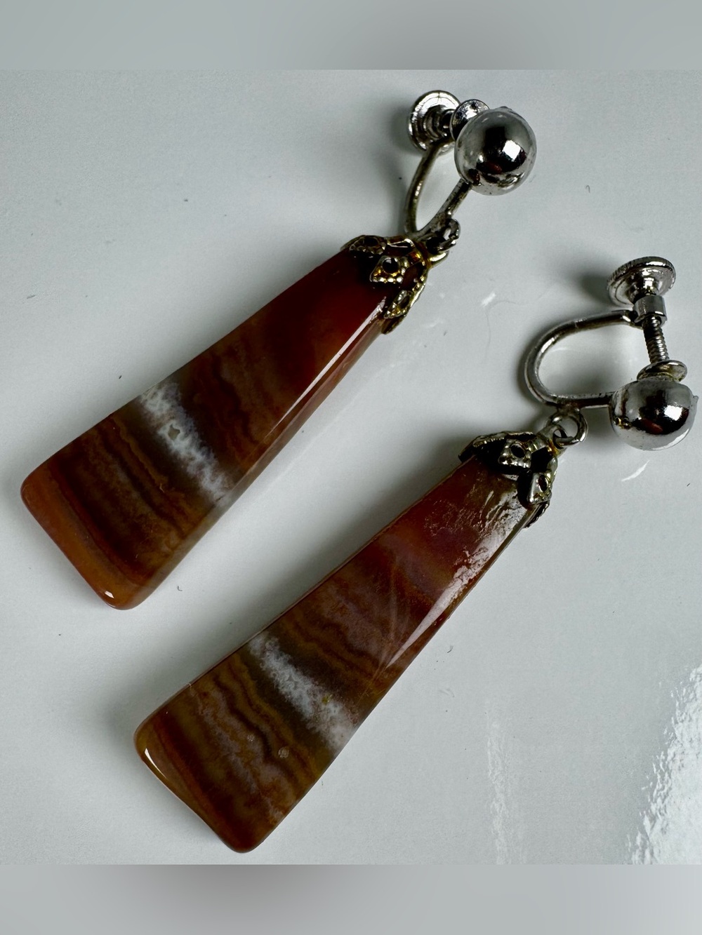 Vintage UNCAS Natural Agate Drop Clip-On Earrings in Brown and Cream #1406